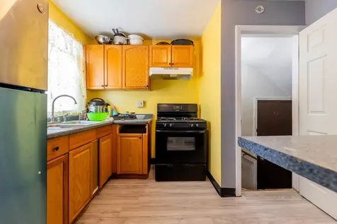 9640 South Hoxie Avenue Chicago IL 60617
