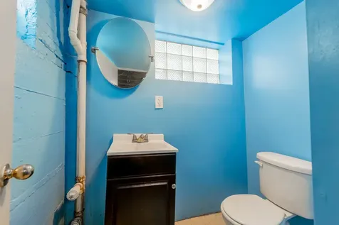 9640 South Hoxie Avenue Chicago IL 60617