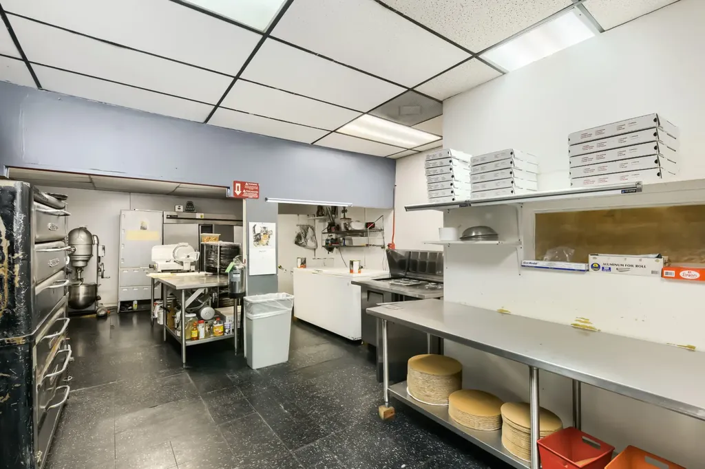 7109 North Clark Street Chicago IL 60626