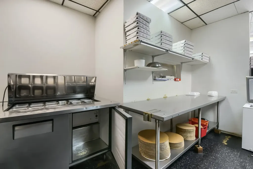 7109 North Clark Street Chicago IL 60626