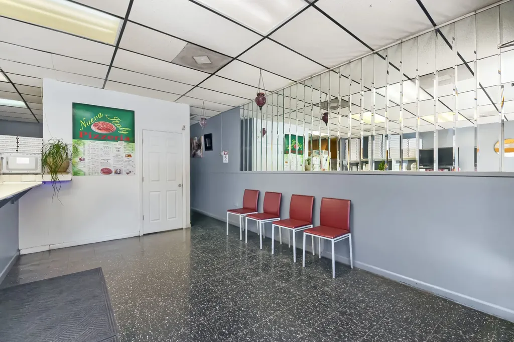 7109 North Clark Street Chicago IL 60626