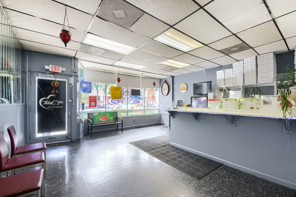 7109 North Clark Street Chicago IL 60626