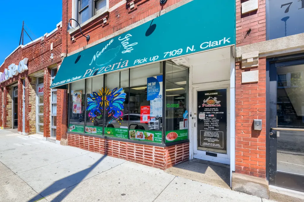 7109 North Clark Street Chicago IL 60626