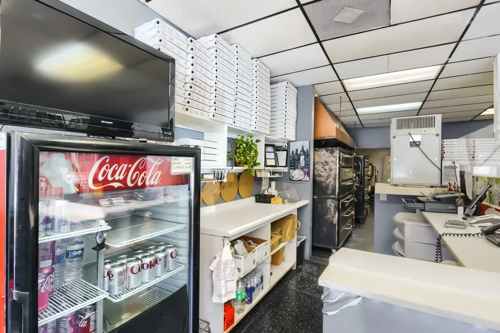 7109 North Clark Street Chicago IL 60626