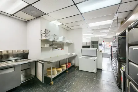 7109 North Clark Street Chicago IL 60626