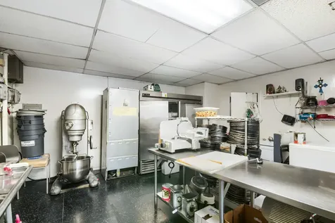 7109 North Clark Street Chicago IL 60626