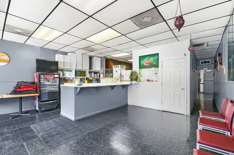 7109 North Clark Street Chicago IL 60626