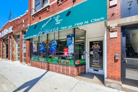 7109 North Clark Street Chicago IL 60626