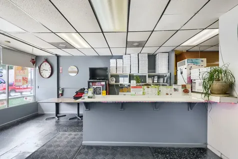 7109 North Clark Street Chicago IL 60626