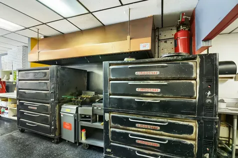 7109 North Clark Street Chicago IL 60626