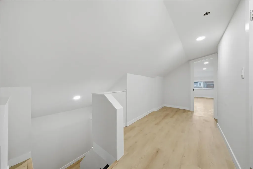 5411 West Byron Street Chicago IL 60641