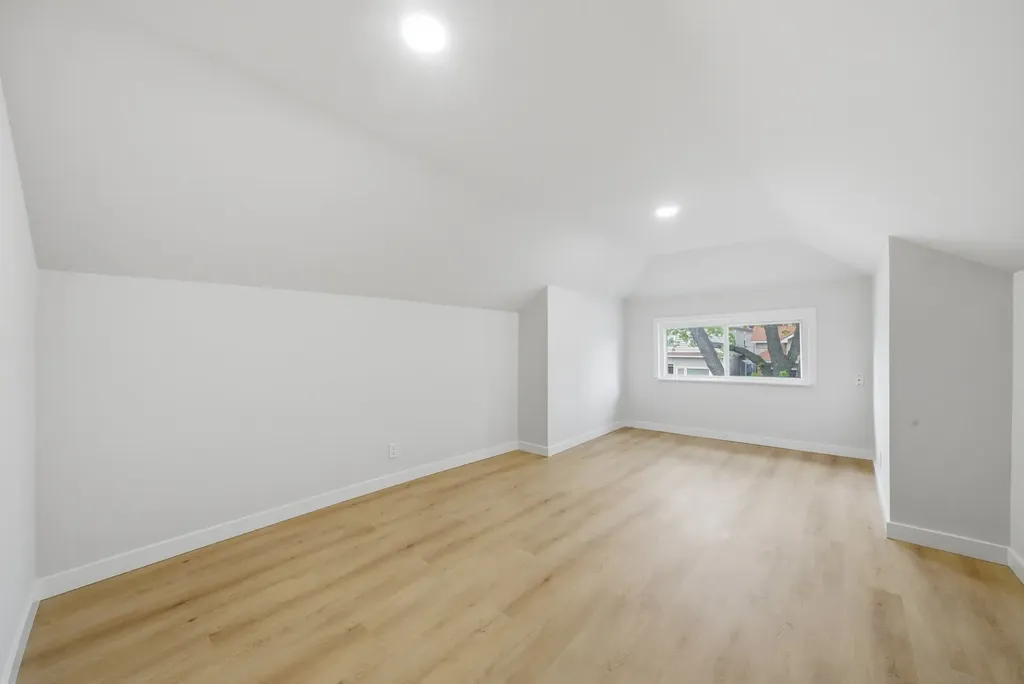 5411 West Byron Street Chicago IL 60641