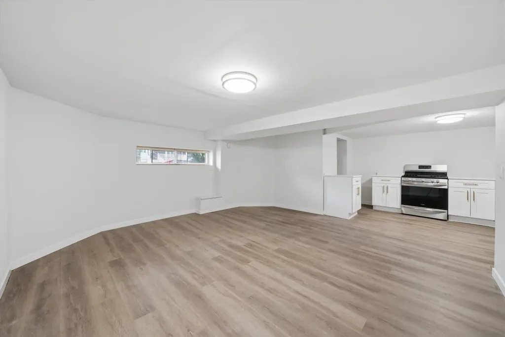 5411 West Byron Street Chicago IL 60641