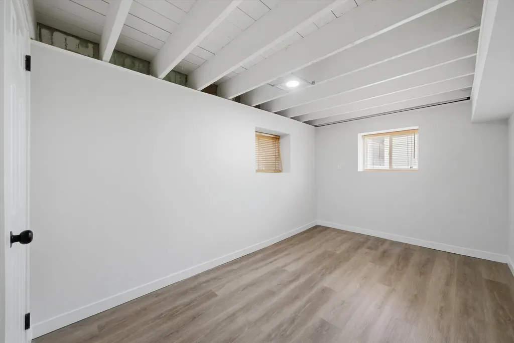 5411 West Byron Street Chicago IL 60641