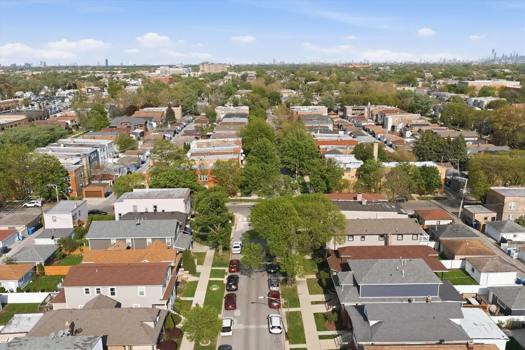 5411 West Byron Street Chicago IL 60641
