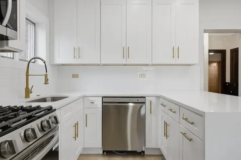 5411 West Byron Street Chicago IL 60641