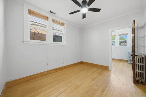 5411 West Byron Street Chicago IL 60641