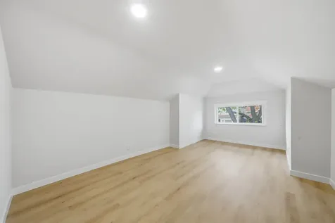 5411 West Byron Street Chicago IL 60641