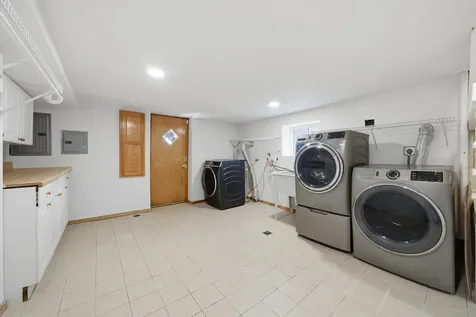 5411 West Byron Street Chicago IL 60641