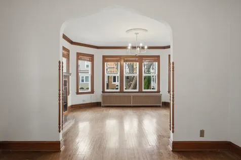 5411 West Byron Street Chicago IL 60641