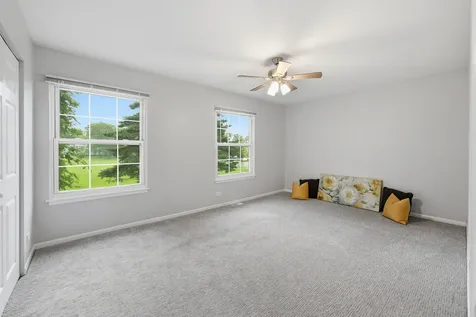 752 Gloucester Drive Elk Grove Village IL 60007