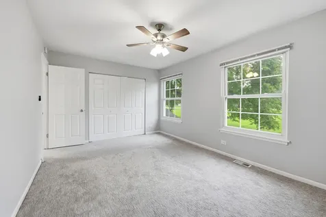 752 Gloucester Drive Elk Grove Village IL 60007