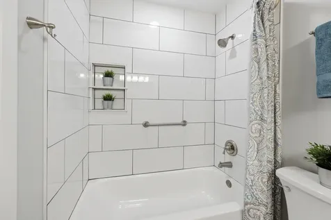 752 Gloucester Drive Elk Grove Village IL 60007
