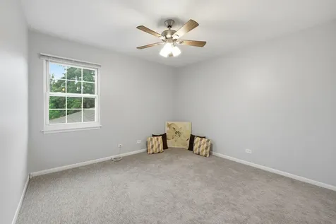 752 Gloucester Drive Elk Grove Village IL 60007