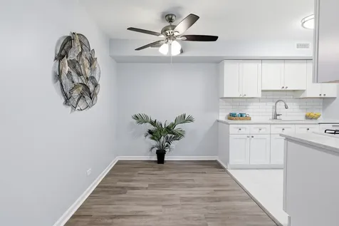 752 Gloucester Drive Elk Grove Village IL 60007