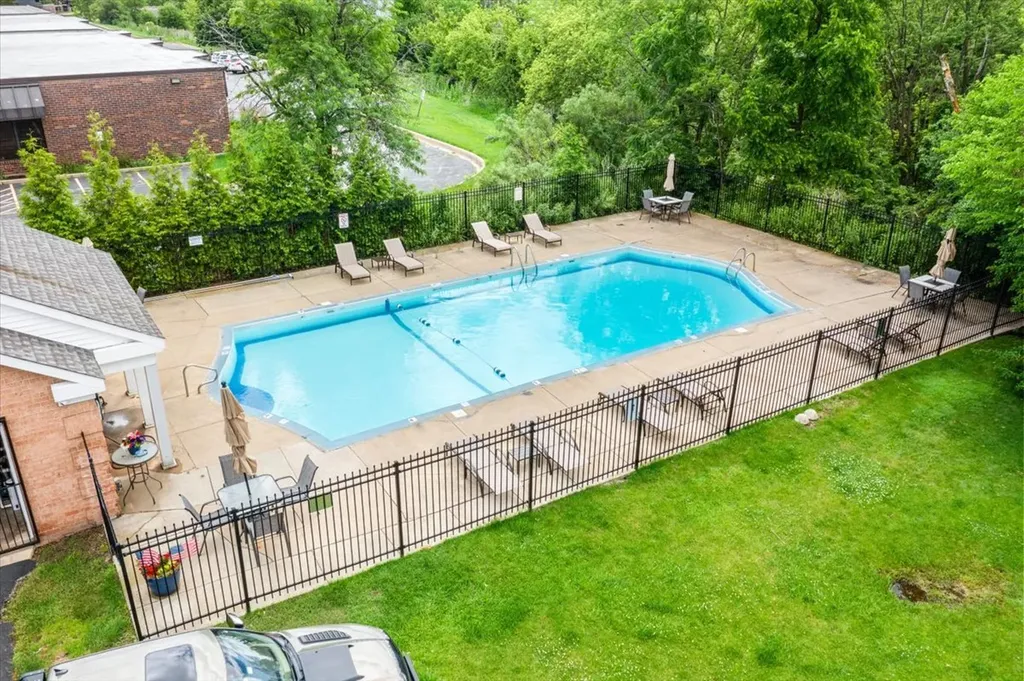 5300 Carriageway Drive Rolling Meadows IL 60008