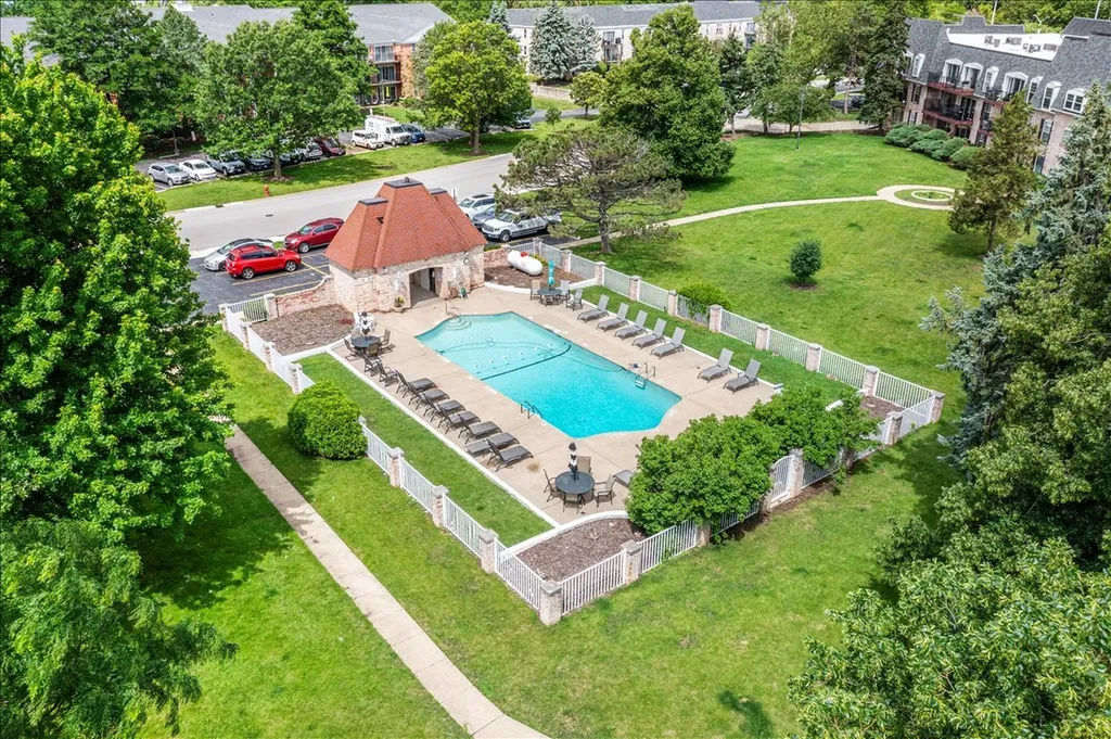 5300 Carriageway Drive Rolling Meadows IL 60008
