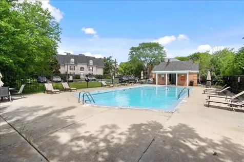 5300 Carriageway Drive Rolling Meadows IL 60008