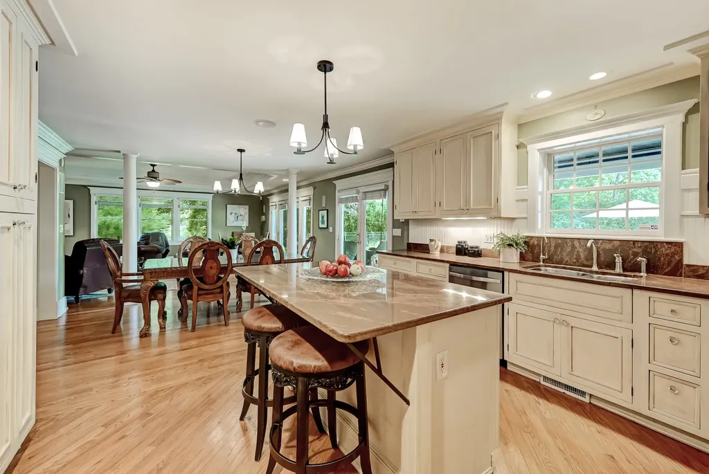 6730 South Madison Street Willowbrook IL 60527