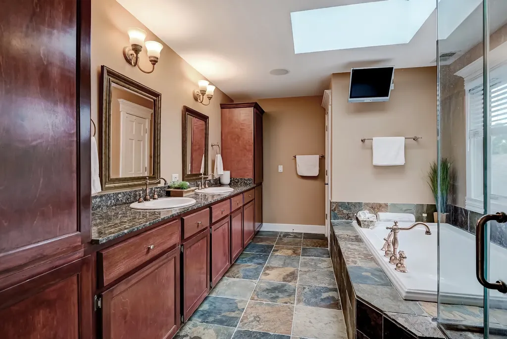 6730 South Madison Street Willowbrook IL 60527