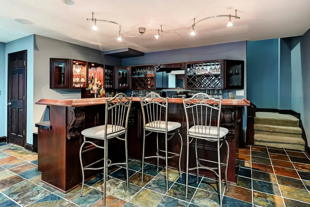 6730 South Madison Street Willowbrook IL 60527
