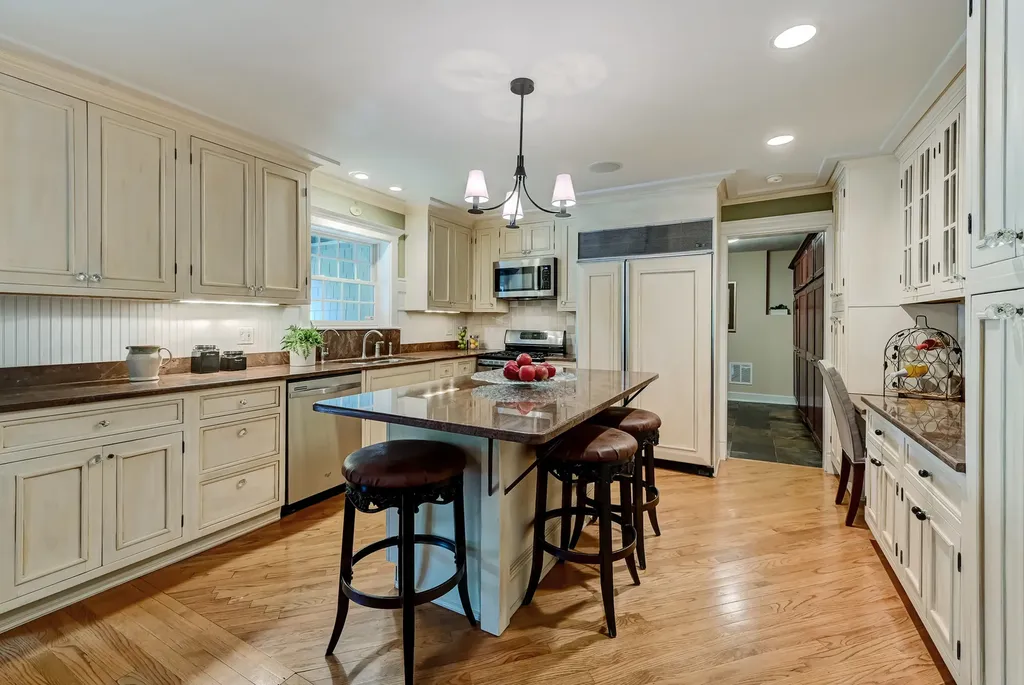 6730 South Madison Street Willowbrook IL 60527