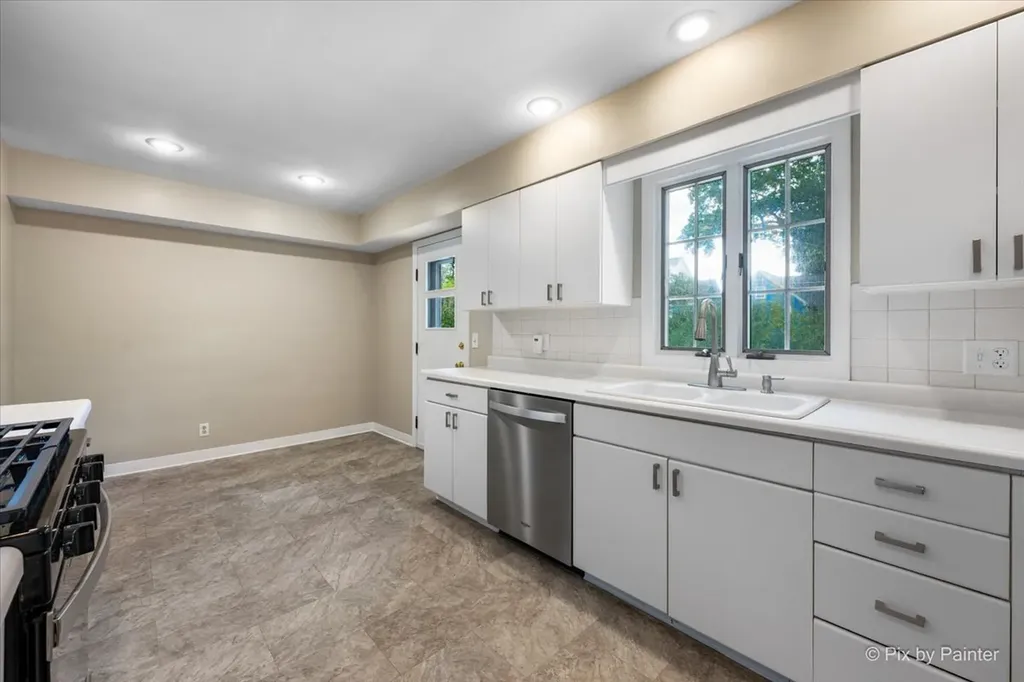 316 South Elmwood Drive Aurora IL 60506