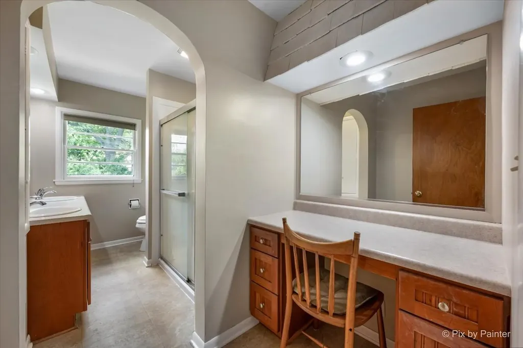 316 South Elmwood Drive Aurora IL 60506