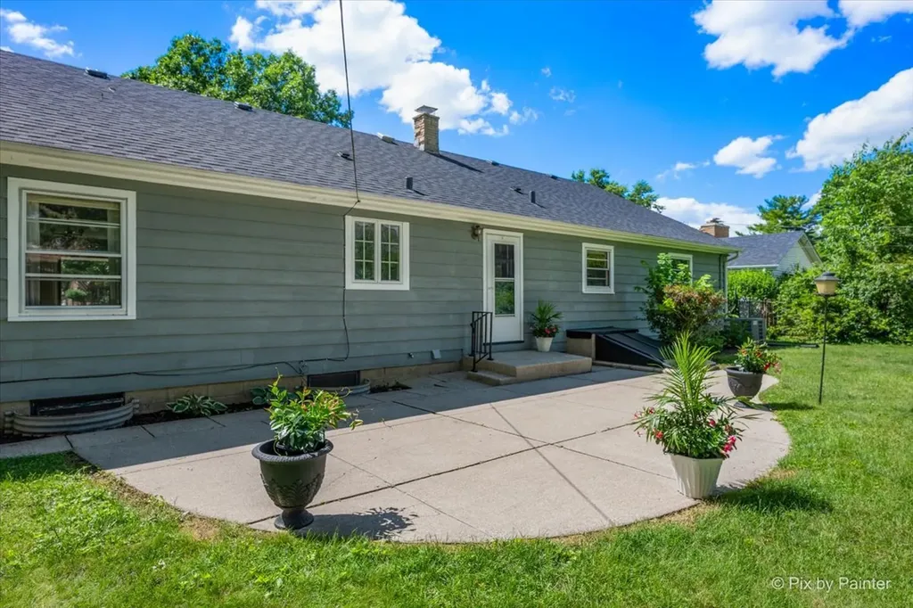 316 South Elmwood Drive Aurora IL 60506