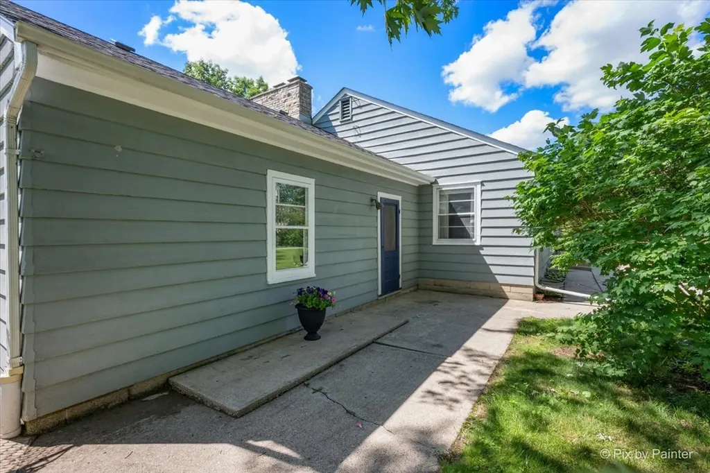 316 South Elmwood Drive Aurora IL 60506