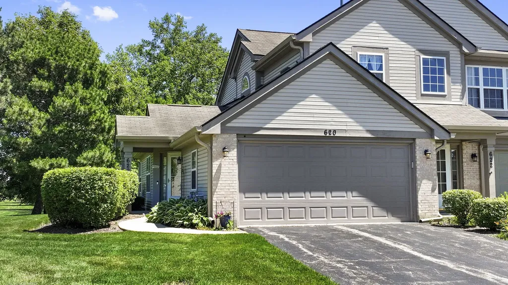 620 Chelsea Court Elgin IL 60123