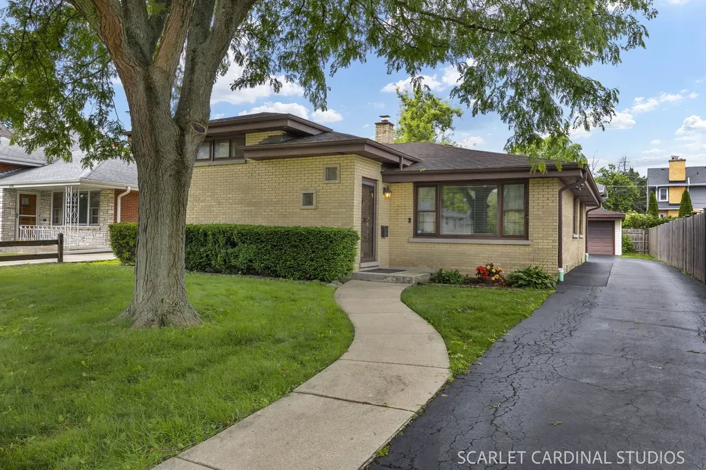 626 South Grant Avenue Villa Park IL 60181