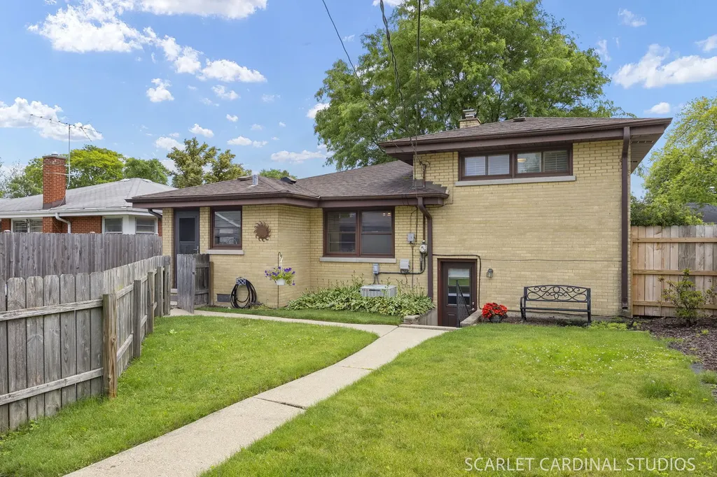 626 South Grant Avenue Villa Park IL 60181