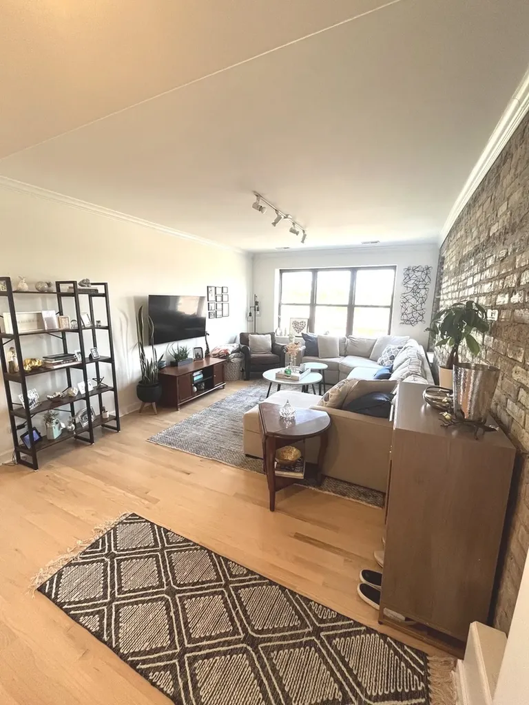 6710 North Oliphant Avenue Chicago IL 60631