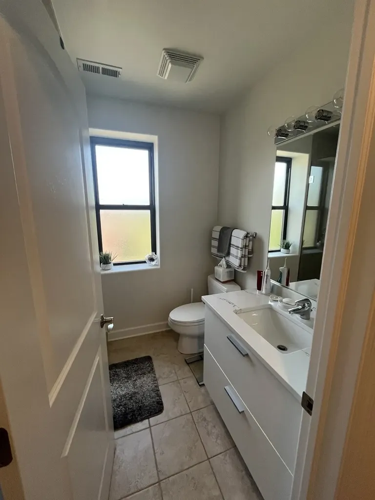 6710 North Oliphant Avenue Chicago IL 60631