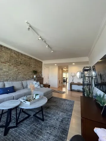6710 North Oliphant Avenue Chicago IL 60631