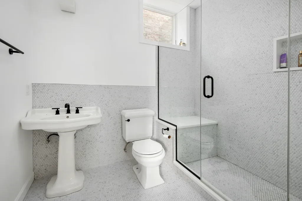 1646 North Leavitt Street Chicago IL 60647
