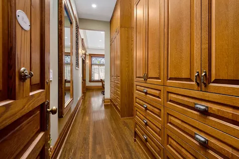 1646 North Leavitt Street Chicago IL 60647