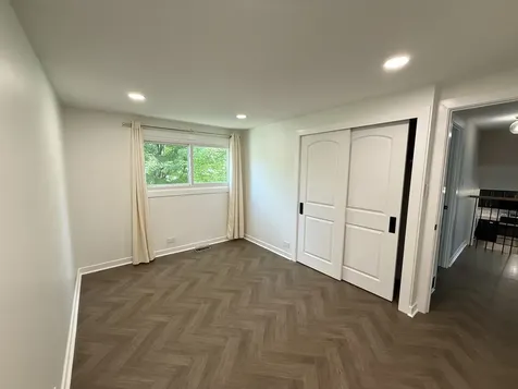 2305 North Williamsburg Street Arlington Heights IL 60004