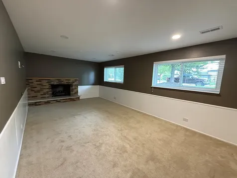 2305 North Williamsburg Street Arlington Heights IL 60004